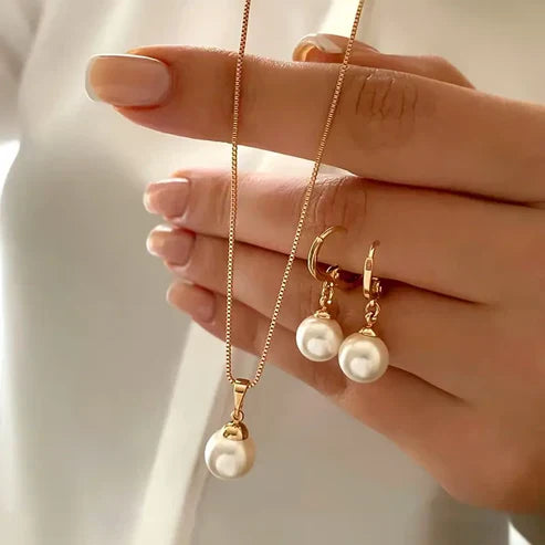 Golden Grace Pearl Jewellery Set