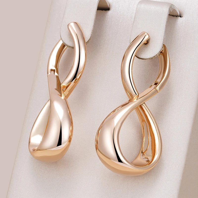 Gold-Coloured wavy earrings